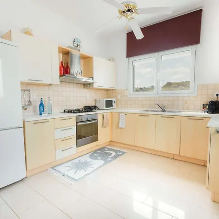 Mit Privatpool Für 6 Personen Ca 100 M In Gennadio, Dodekanes Rhodos - B44431 * Gennadi